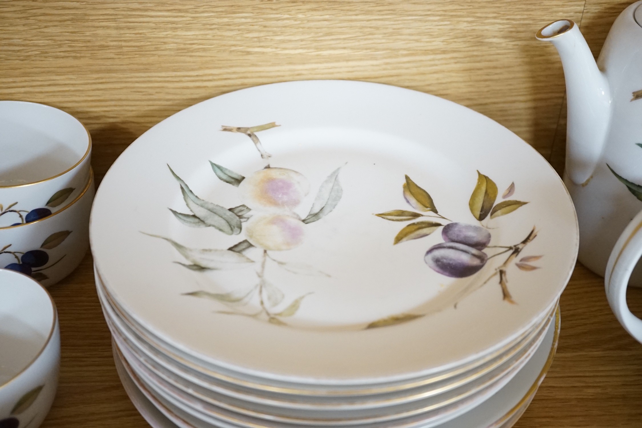A quantity of Worcester Evesham dinner and tea wares, approx 120 pieces